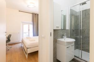 MILAN PRESTIGE HOUSE - 2 Min Metro Isola & Garibaldi