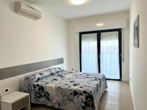 Functional flat just 50mt from the beach