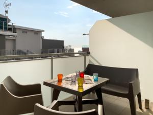 Chic flat just steps from the beach