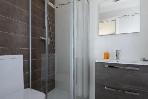 Chic flat just steps from the beach