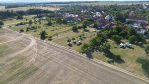 Zahrada na cyklostezce Ketkovice - Karavanové stání- only space for caravan and motorhome
