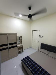 Family Homestay - Rumah berkembar
