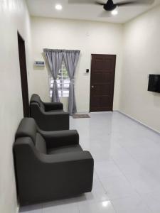 Family Homestay - Rumah berkembar