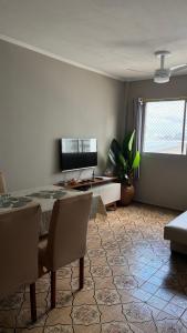 Lindo Apartamento no Canto do Forte,Pé na areia