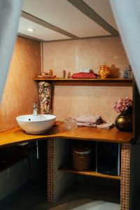 Casaluna, chambre climatisée dans maison de village