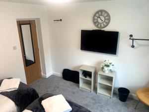 Spacious 2Bed Home Sleeps 5 Parking Liverpool