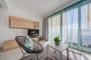Sapphire Apartments & Penthouse with Heated Jacuzzi