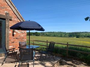 3 Bed 2 Bath Cosy Rural Barn Conversion-Parking
