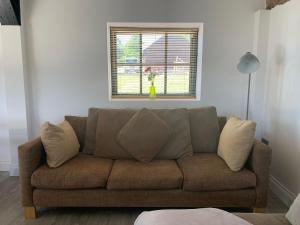 3 Bed 2 Bath Cosy Rural Barn Conversion-Parking