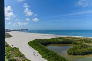 Stunning Beachfront Penthouse on 19th Floor I Desirable Front Unit