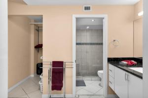 Stunning Beachfront Penthouse on 19th Floor I Desirable Front Unit