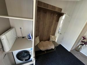 Luxury Lakeside Lodge L2 with Hot tub situated at Tattershall Lakes Country Park