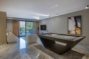 Luxury 3BR Apt Large Garden & Pool at Silverpalm