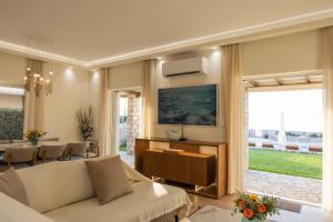 Seafront Villa Ciel with Private Pool in Nafpaktos