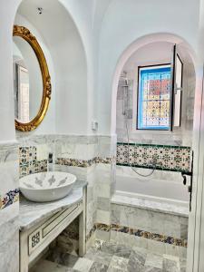 ViLLA DE MAITRE STYLE ARABE 4 SUITES PISCINE GRAND JARDIN