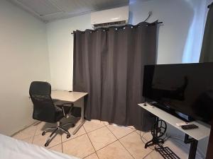 Apartamento na Av das Cataratas de 02 quartos