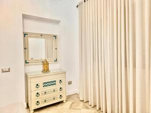 ViLLA DE MAITRE STYLE ARABE 4 SUITES PISCINE GRAND JARDIN