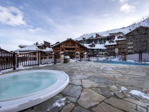 Appartement duplex sur les pistes avec cheminée et espace spa - FR-1-686-28