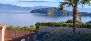 Sea & Mountain View Apartment
