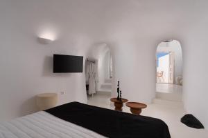 You and Me Suites Oia