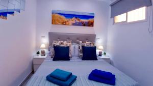 costa adeje -Wonderful poolside apartment