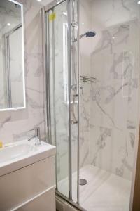 Valentine - Authentic Design Large Studio Notre-Dame Seine Walk