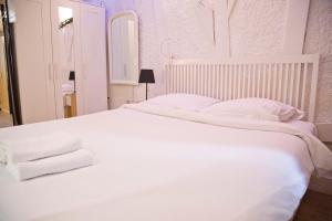 Valentine - Authentic Design Large Studio Notre-Dame Seine Walk