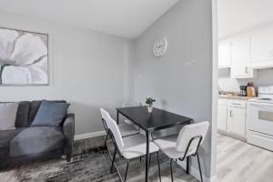 Comfortable stay near Duke University & food