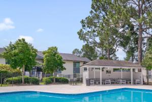 Modern & Spacious 1BR Apartment I Gym I Pool