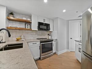 406 Barrington Arms by Beach Properties of Hilton Head