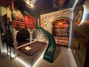 Luxury 8BR Pool Home Near Disney with Mario Game Room