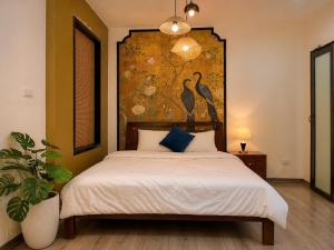 RARE 4bed 4bath, Old Quarter, Near DongXuan Market