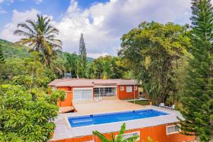 Spacious Villa in La Cuaba, Pool