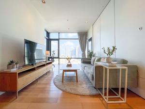 Near MRT l Fully Furnish l Steam and Suana