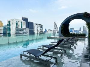 300m to BTS l Rooftop Pool l Gym