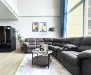 Near BTS l Large 110 sqm l Pool and Sauna