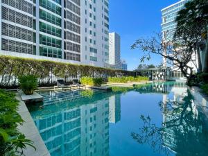 Near BTS l Large 55 sqm l Pool and Gym