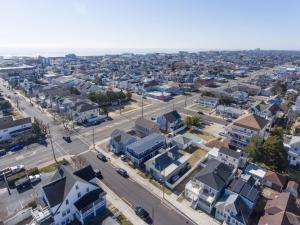 Coastal Charm, 1st floor, AC, KingB, Free parking
