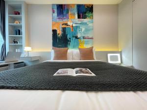 Near BTS l Fully furnis l Pool and Sauna
