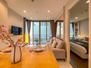 Near BTS l Fully furnis l Pool and Sauna