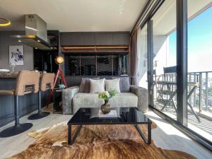 400m to MRT l Large 54 sqm l High floor