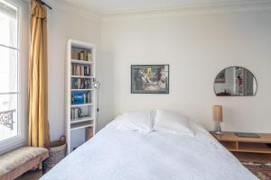 Opera Home