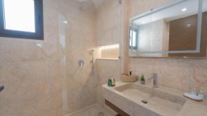 New 2BR · Sunny Balcony · Jardins Carthage