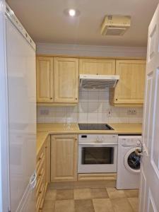 Riverthames view Canary wharf apartment