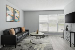 Convenient and Comfortable Living I Pool I Gym