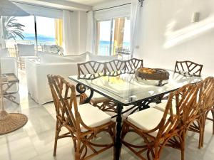 Luxury beachfront - 4 double rooms 3 bathrooms