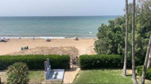 Luxury beachfront - 4 double rooms 3 bathrooms