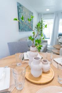 Naples Luxe Coral Oasis