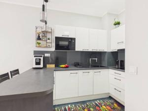 Ku Morzu Seaside Apartment with Pool, Terrace & Parking by Solarento