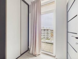 Ku Morzu Seaside Apartment with Pool, Terrace & Parking by Solarento